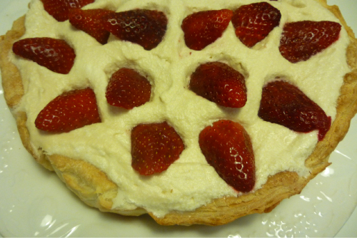 Tarta de chocolate blanco y fruta