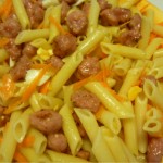 Ensalada de pasta con salchichas